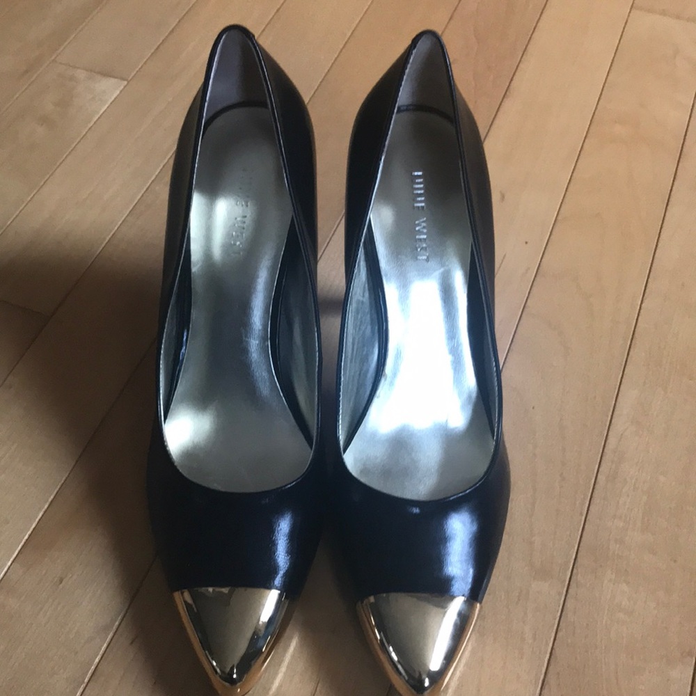 Super cute black heels